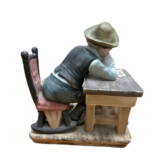 Campo di Monte Grandma & Grandpa Porcelain Figurines - Picture 9 of 12